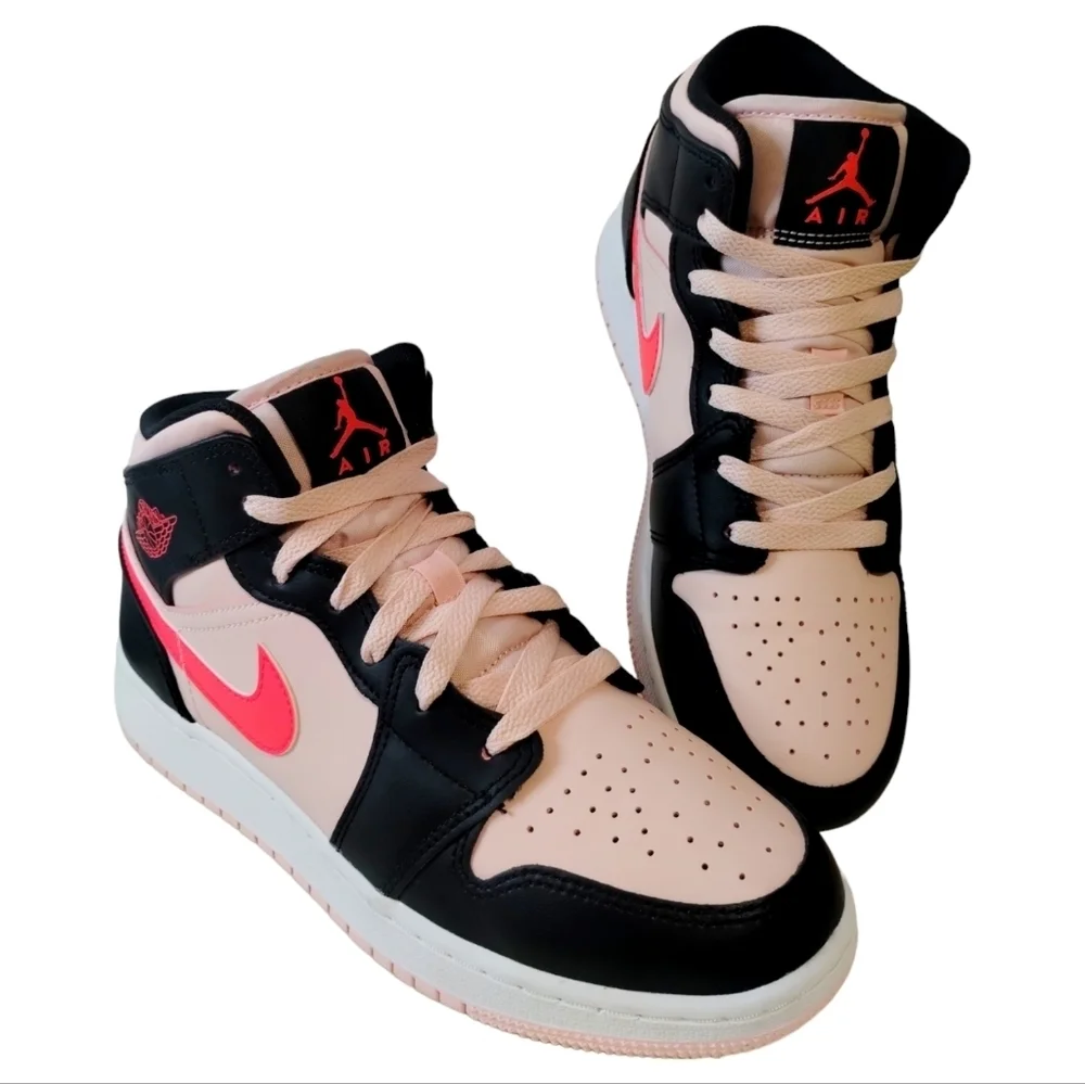 Jordan 1 Women's Mid Atmosphere Infrared 23-Black Barbiecore Grungecore‎ Size 7½